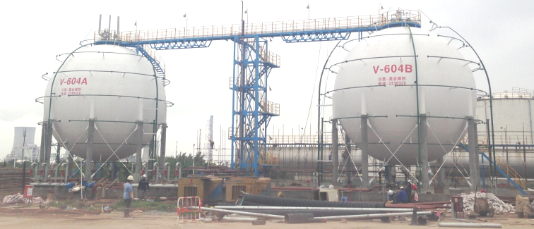 Extraction and separation of carbon four from Maoming Petrochemical Company