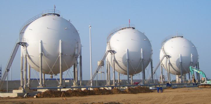 The port authority of Sri Lanka H tank LPG tank